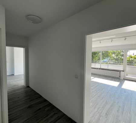 Exklusive, sanierte 4-Raum-Wohnung mit gehobener Innenausstattung mit Balkon in Bonn
