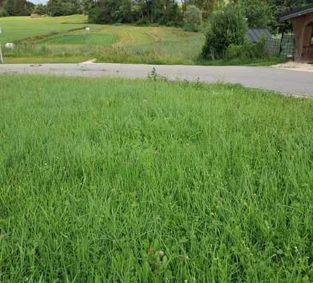 Sehr schönes nach Süd - West ausgerichtetes leichtes Hanggrundstück