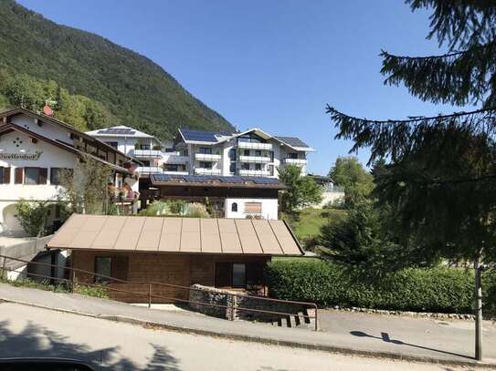 Neuwertige 3-Zimmer-Galerie-Wohnung mit Balkon und Dachterrasse in Bad Reichenhall