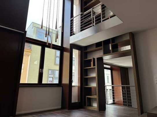 Exklusive 3-Stockwerk, 6-Zimmer-Maisonette-Wohnung mit EBK in Berlin Mitte