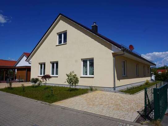 Großzügige 4-Raum-Dachgeschosswohnung mit kleinem Balkon und Stellplatz