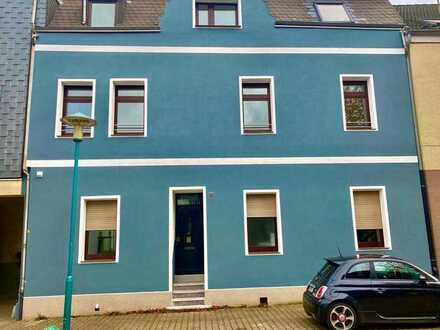 Saniertes 6 Parteienhaus mit Baugrundstück**PROVISIONSFREI***