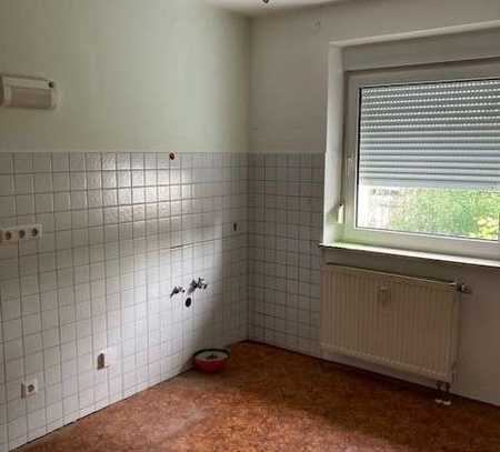 Helle 3-Raum-Wohnung mit Parkett/ Balkon / Garage**