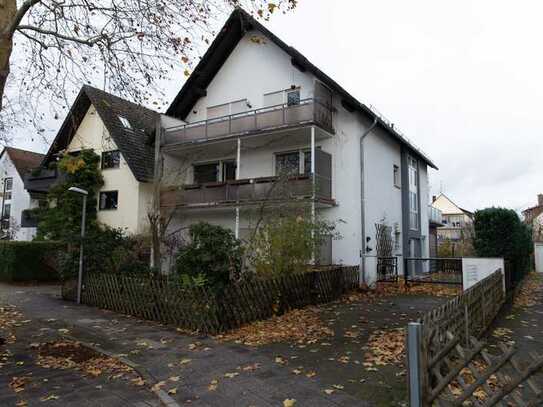 Geräumiges, günstiges und gepflegtes 12-Zimmer-Einfamilienhaus in Dreieich