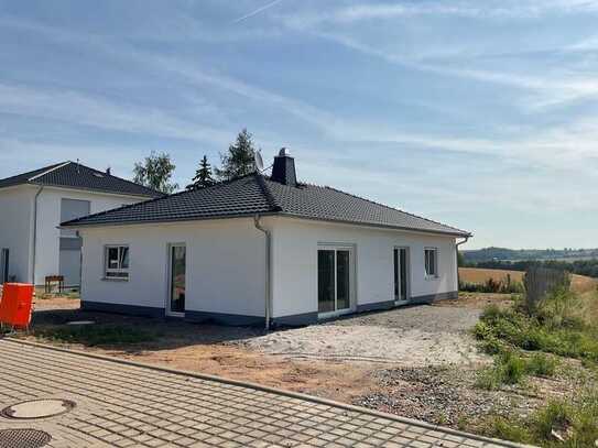 Nachhaltiges Wohnen in Chemnitz-Euba: Bungalow mit Wärmepumpe, PV-Anlage und Speicher!