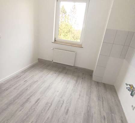 Sanierte 2 Zimmer Wohnung im 2. OG mit Badewanne