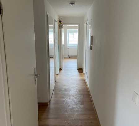 Gut geschnittene 4-Zimmer-Wohnung ab Oktober zu vermieten!