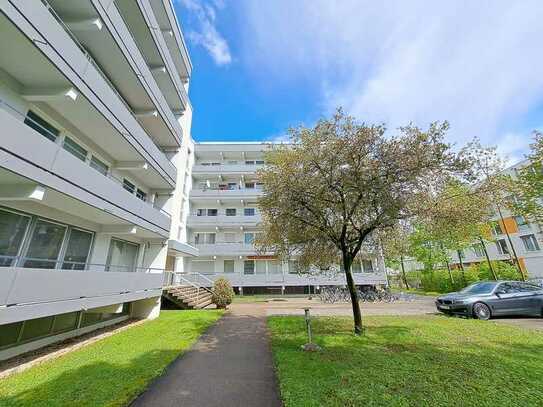 Charmante 3-Zimmer-Wohnung mit großer Loggia in ruhiger Lage