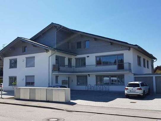 Stilvolle, modernisierte 4-Zimmer-Wohnung mit Balkon in Geretsried