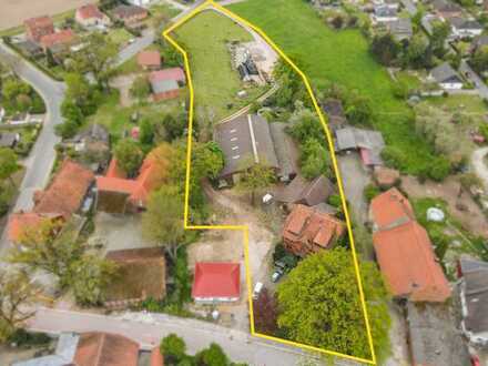 Vielseitig nutzbares Grundstück mit Haupt- und Nebengebäude sowie Stallung