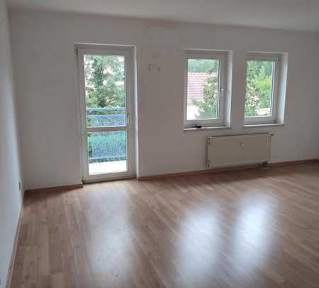 renovierte 1-Raum-Wohnung mit Balkon und Stellplatz