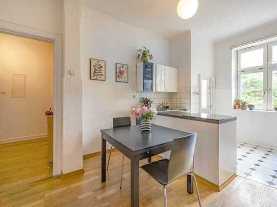 Helle 4-Zimmer Altbau-Wohnung im Herzen Eppendorfs mit Gemeinschaftsgarten