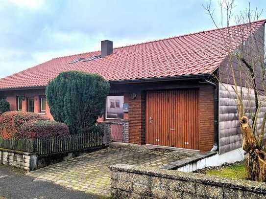 Einfamilienhaus mit Einliegerwohnung , schönem Garten und Blick ins Grüne