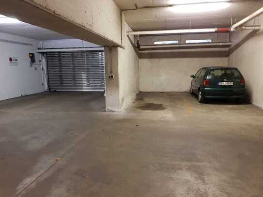 Stellplatz in einer privaten Tiefgarage, Düsseldorf-Gerresheim, Pöhlenweg 41 * Direkt vom Eigentümer