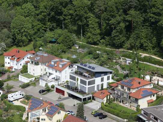 Beste Lage am Waldrand - exklusive 3,5 Zimmer Wohnung mit großer Terrasse/Garten, EBK, Aussicht uvm.