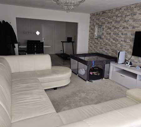 Exklusive, Teil mobilierte, modernisierte, 4-Zimmer-Wohnung mit Balkon und Einbauküche in Heilbronn