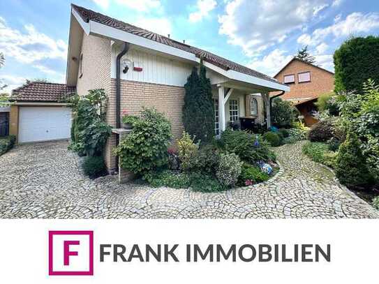 FRANK IMMOBILIEN- Wohn-Juwel mit Garten-Oase und Kaminzimmer! Kampa-Haus mit vielen Highlights