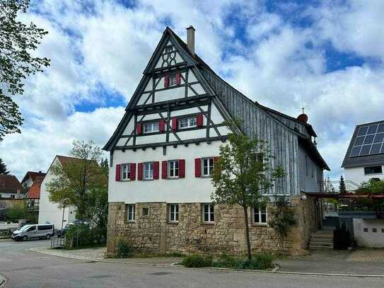 Traumhafte Fachwerk-Maisonettewohnung am Kirchplatz von Altdorf