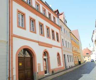 Sonnige Altstadt-Oase: Geräumige 2-Zimmerwohnung mit Süd-West-Balkon und Gemeinschaftsgarten!