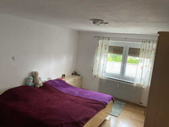 Attraktive 3,5-Zimmer-Wohnung mit Balkon und Einbauküche in Kisslegg