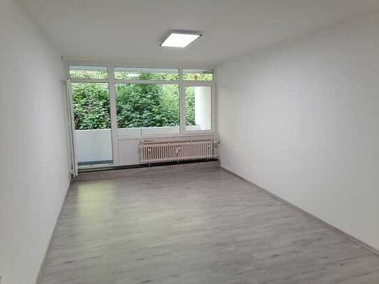 TOP renoviertes 1Raum- Appartement mit Balkon , Küche und DB in 36m²