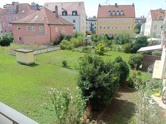 Zentrale Lage und trotzdem ruhig! Gepflegte 4,5-Zimmer-Wohnung mit herrlicher Süd/West-Loggia