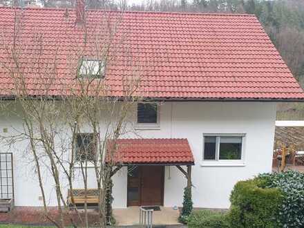 Vollständig renovierte 4-Zimmer-Wohnung mit Balkon in 71579, Spiegelberg