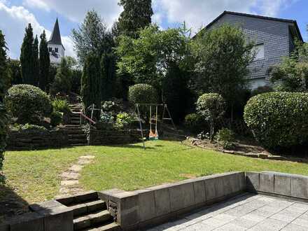 Exklusive 5.5-Zimmer-Wohnung mit Terrasse & Garten und neuer Einbauküche in Herkenrath