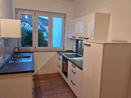 Singles aufgepasst: Schönes Apartment im 2. OG ohne Balkon und mit EBK in Ratingen-Mitte