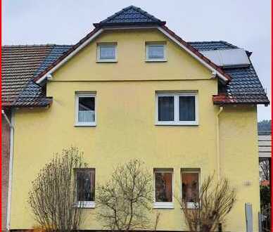 Schmuckstück! Zweifamilienhaus Innen wie Außen stilvoll