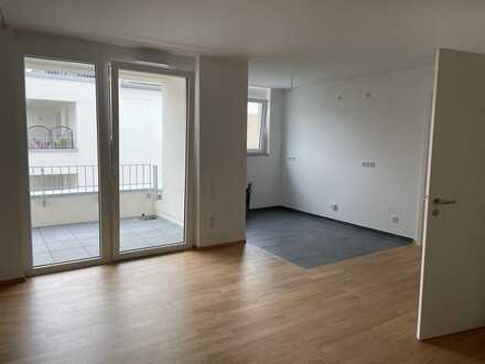 Neuwertige 2-Zimmer Wohnung mit EBK und Balkon