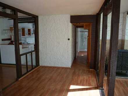 Grosse 141 m² DG Wohnung mit genialer Dachterasse. Ausbaupotenzial 3 Raum im Spitzboden.Renditepaket