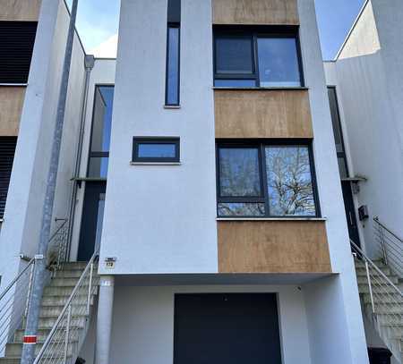 Modernes Reihenmittelhaus im Abtshof im beliebten Wohnviertel in Geistingen mit großer Garage