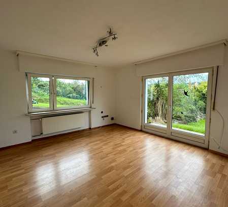 Gemütliche 2-Zimmer-Einliegerwohnung mit Terrasse und Stellplatz in Bergneustadt zu vermieten!