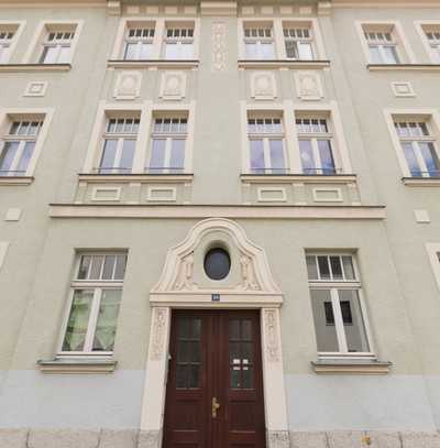 Sanierte 2-Zimmer-Wohnung mit Balkon in Leipzig / WG geeignet