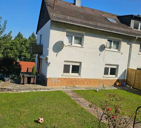 Schönes DHH von Privat mit Garage voll renoviert mit schönes sonige Garten am Waldrand in Mosbach