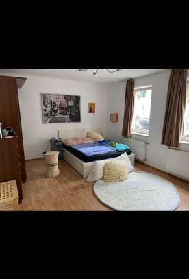 Exklusive, vollständig renovierte 1-Zimmer-Hochparterre-Wohnung in Köln Nippes