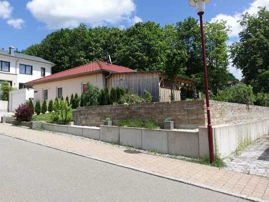 Moderner Bungalow in ruhiger Siedlungslage in Fichtenberg