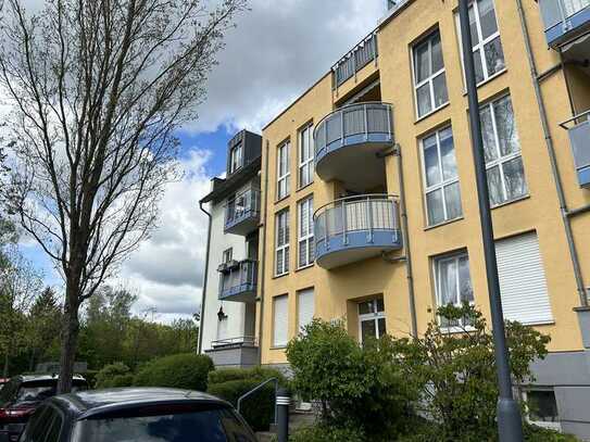 Sanierte 6-Raum-Erdgeschosswohnung mit gehobener Innenausstattung mit Balkon in Hennigsdorf