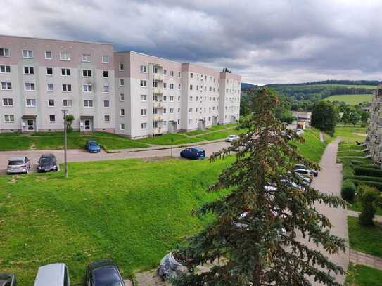 Bezahlbare und solide 3 RW mit Balkon in grüner Umgebung