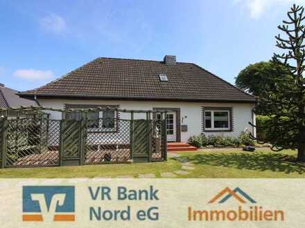 Gepflegtes Wohnhaus mit viel Platz auf hübschem Grundstück in Ahrenviölfeld