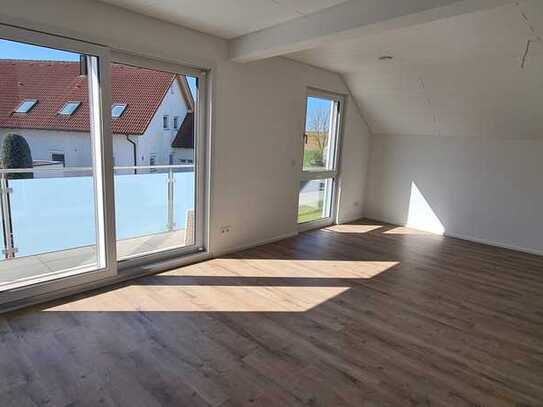 Helle 3,5-Zimmer-DG-Wohnung mit Balkon und EBK in Pliezhausen-Dörnach