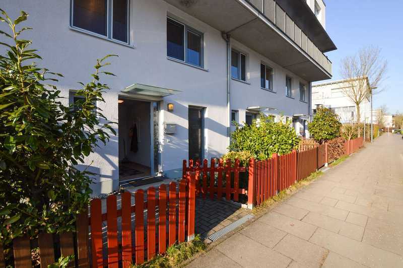 Langenhorn, Heidberg-Village: Großzügiges Niedrigenergie-Maisonette mit Sonnenterrasse und Garten..!