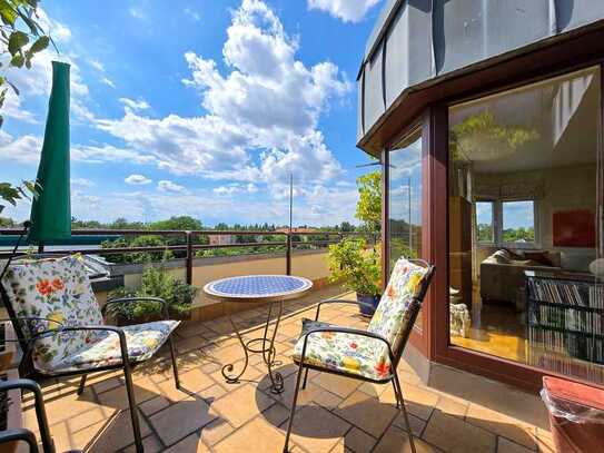 Wunderschönes Penthouse mit Süd-West-Terrasse mit Weitblick und Aufzug nahe S-Bhf. Lankwitz