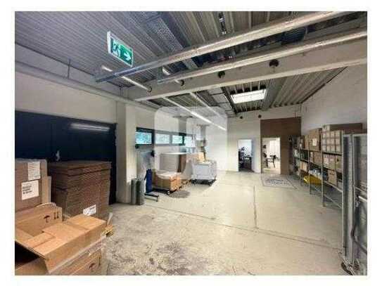 ca. 1.341 m² Lager-/Produktionsflächen im 1. Obergeschoss mit Lastenaufzug
