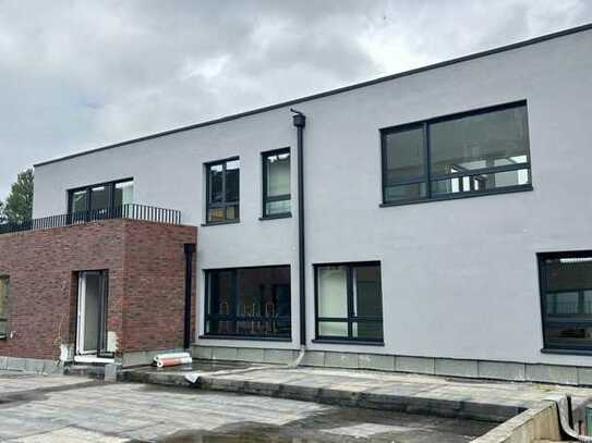 Neubau KR-Verberg: 2-Zi.-Penthouse-Wohnung mit gr. Terrasse, Aufzug, Wärmepumpe & KFW 55, Tiefgarage
