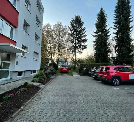 Sehr schöne, helle 2-Zimmer-Wohnung mit großzügige Sonnenbalkon!!!