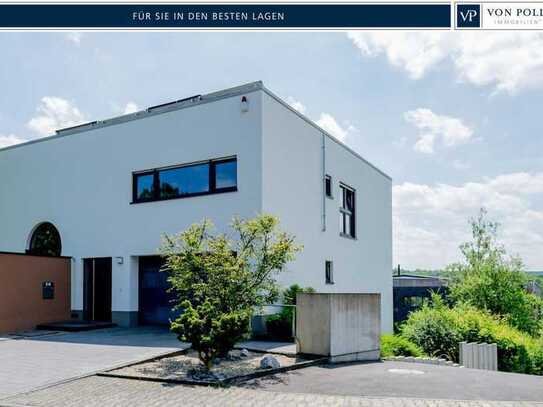 Modernes Stadthaus mit sep. Büro oder 2. Wohnung in bevorzugter Wohnlage.