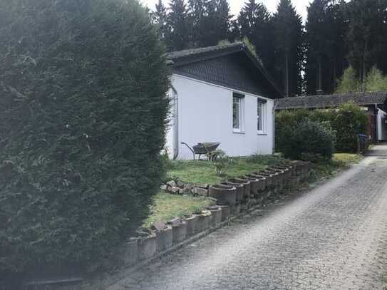 Wunderschöner Bungalow in der Waldsiedlung mit geh. Innenausstattung und EBK