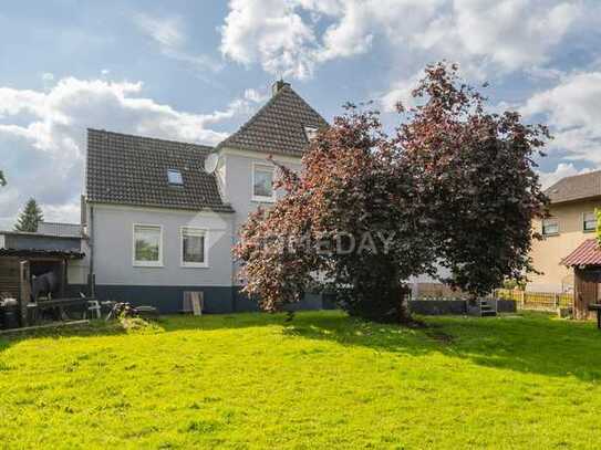 Geräumiges Einfamilienhaus mit Terrasse, großzügigem Garten und Garage in Wickede